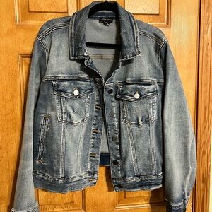 Universal Standard size Medium (18-20) Kelsey Denim Jacket